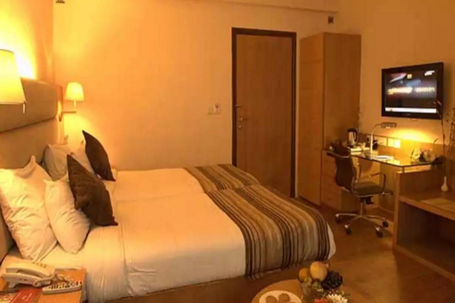 The Manor Bareilly By Leisure Hotels Ngoại thất bức ảnh